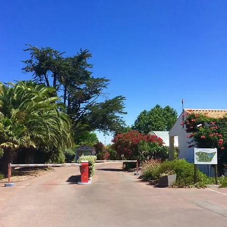 Maison Climatisee Avec Piscine *